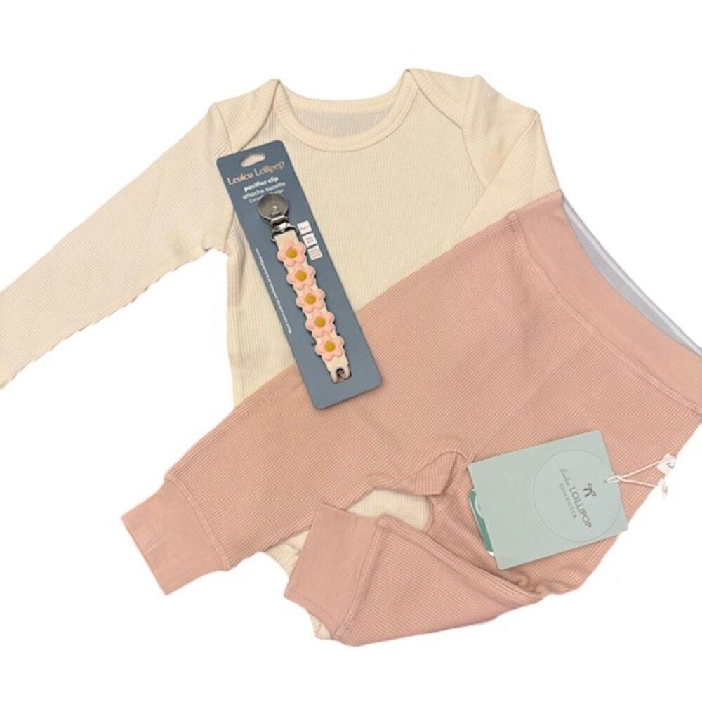 NWT Loulou Lollipop Set Waffle Knit Cream/Blush & silicone Paci Clip Size 6-12 m